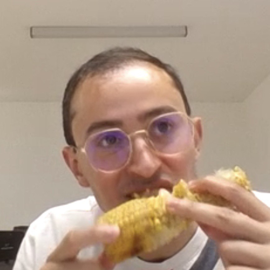 Corny Kallel eating corn in the wild